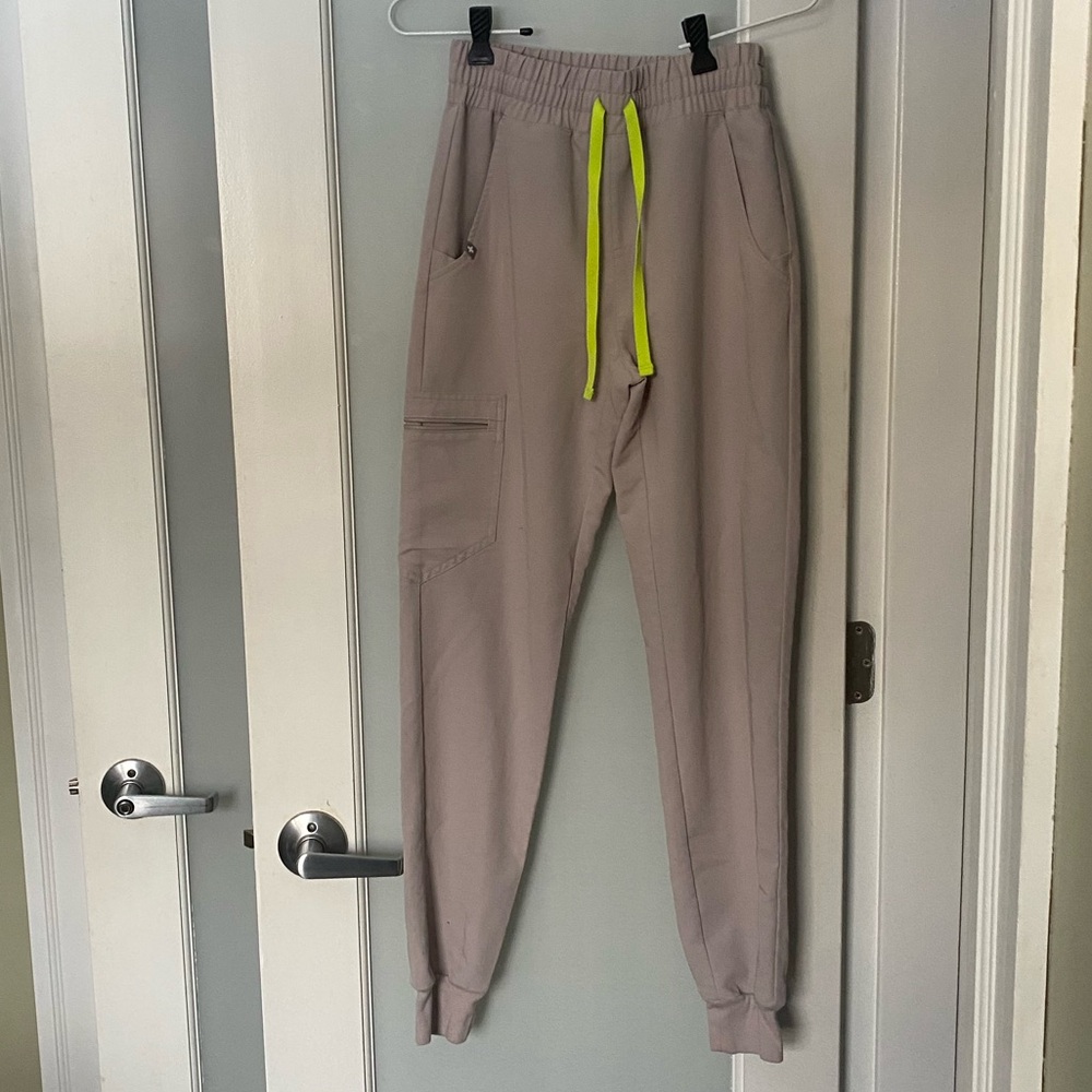 Figs scrub joggers size xxs gray/lavendar